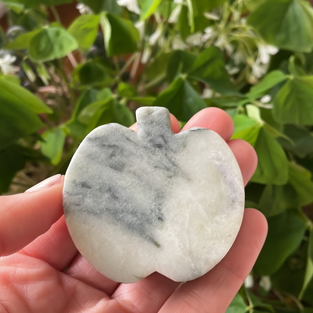 🍏Tourmalinated Quartz Crystal Apple Slice🍏 ~ Hand Carved